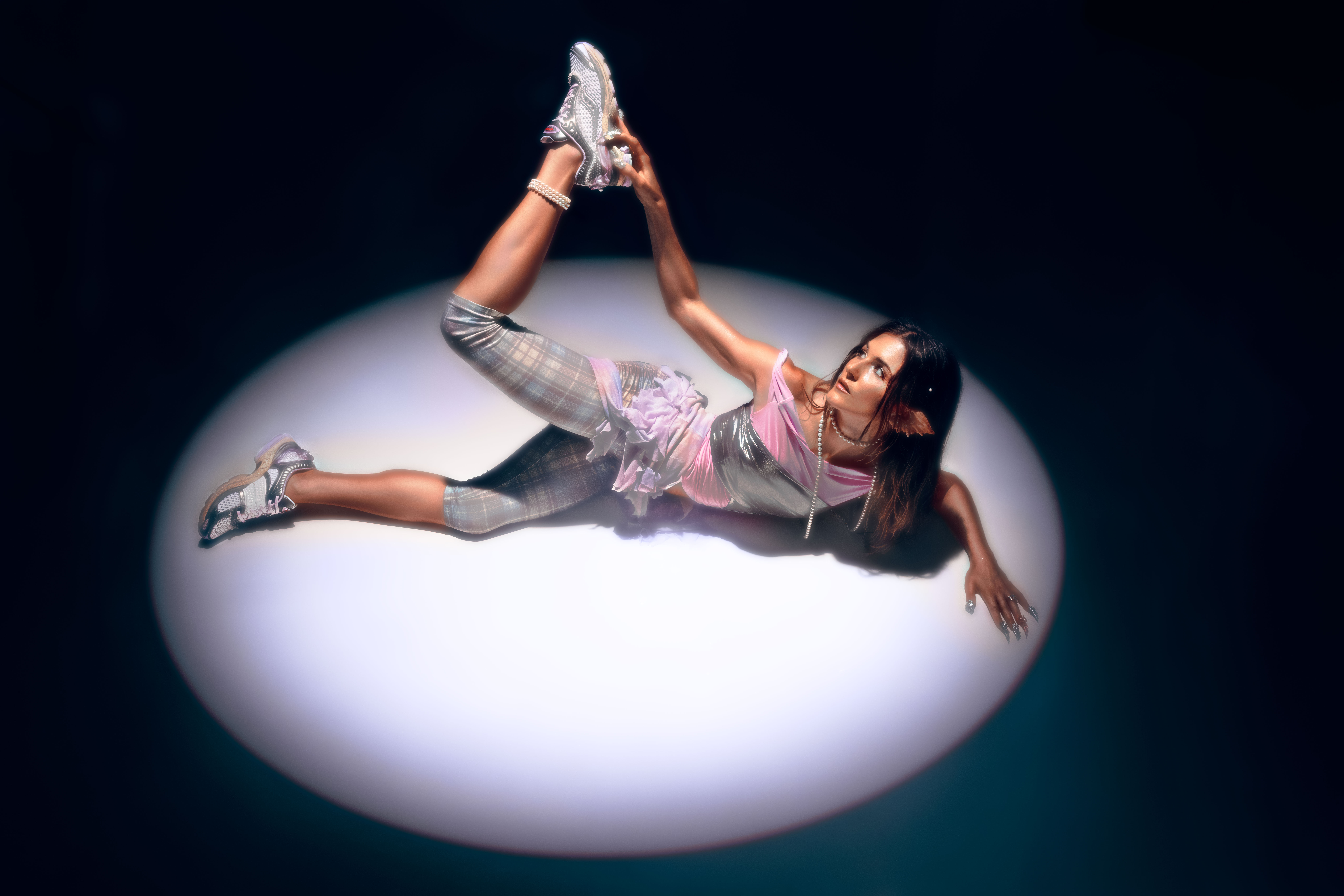 DAUGHTER OF THE MOON 01