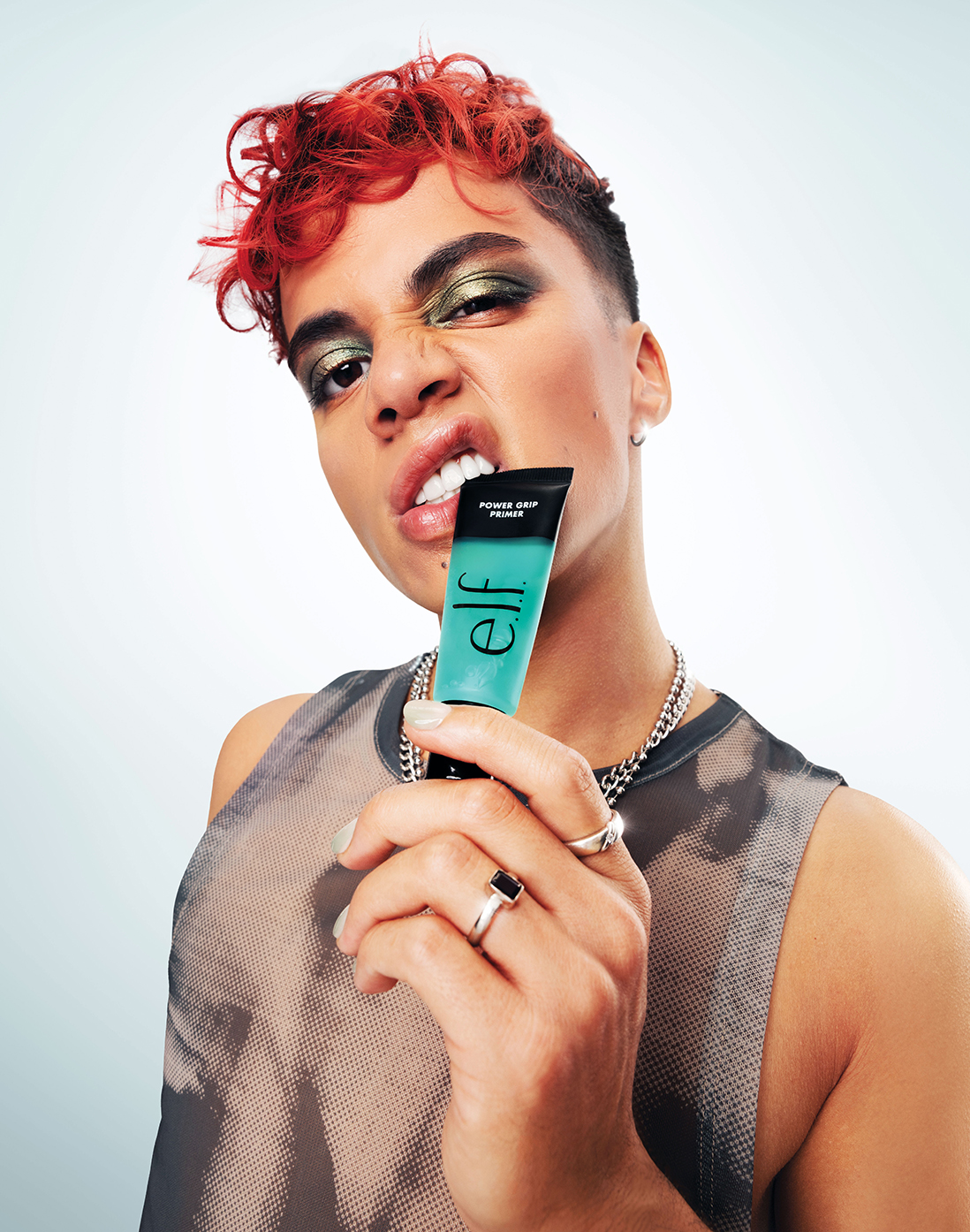 PHOTO 2 POWER GRIP PRIMER JANNIK Bold mouth expression 6735 EDITFINALNEW