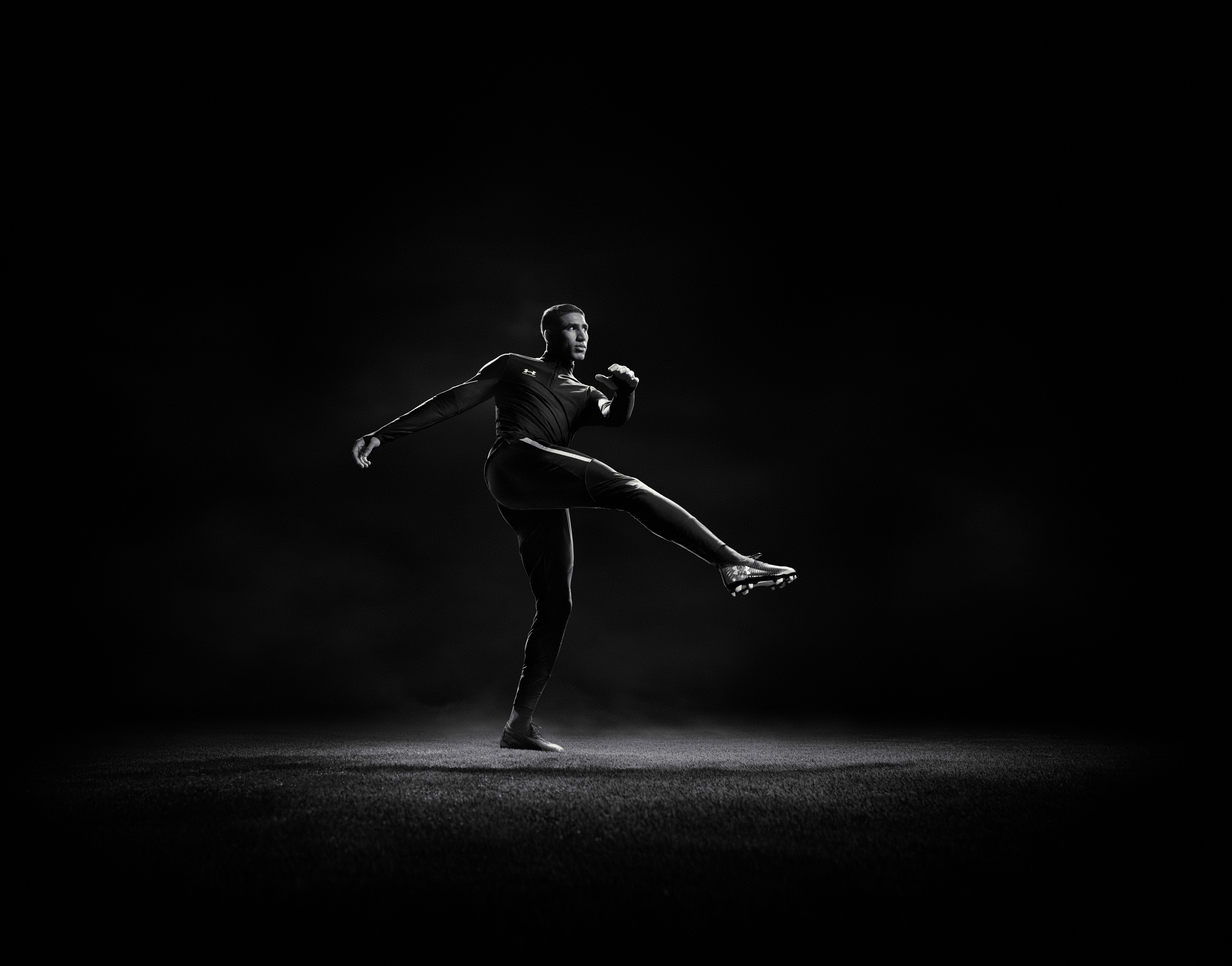 UNDER ARMOR SHOT 05 0005 extended 150dpi